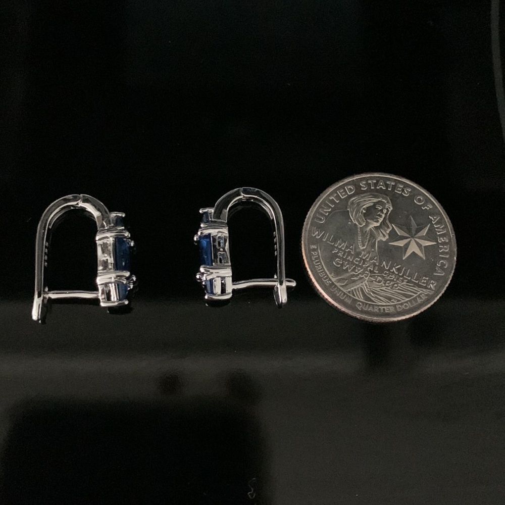 NWOT 18k White Gold Huggies with crystals from Swarovski - Picture 2 of 3